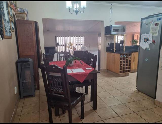 3 BEDROOM HOUSE FOR SALE IN FLORENTIA